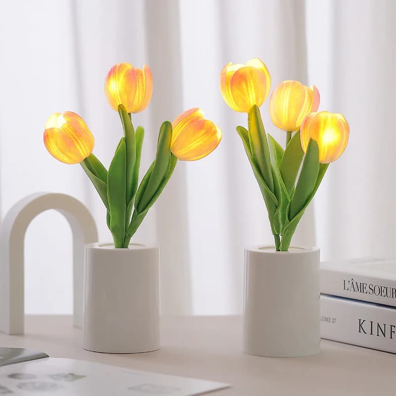LED noční světlo – simulovaný tulipánový buket, teplé světlo