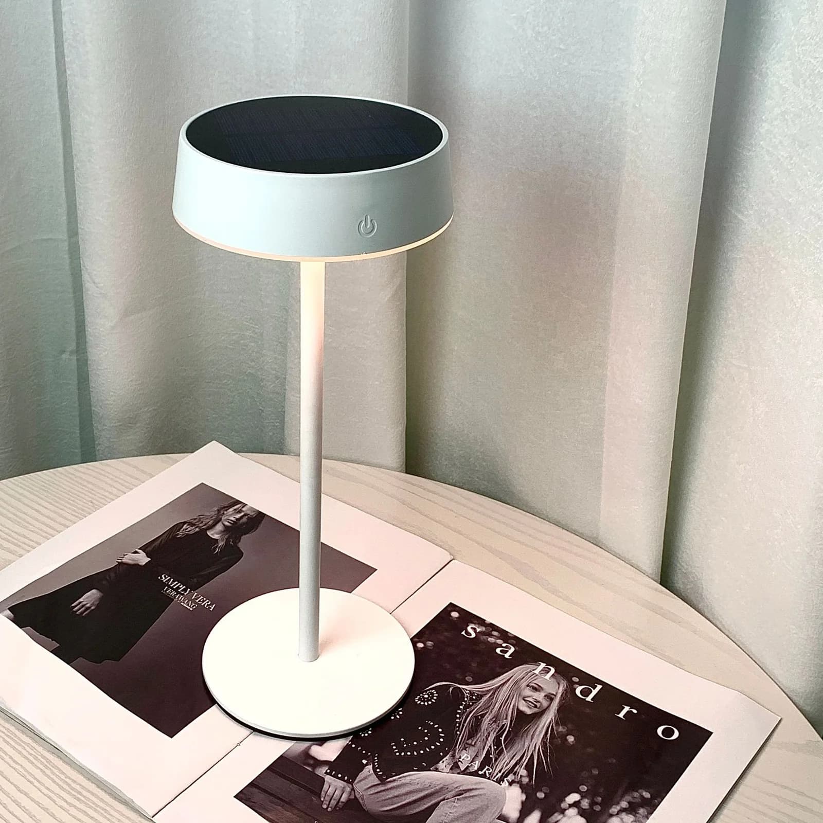 Solární LED stolní lampa, dvojité nabíjení USB, stmívatelná